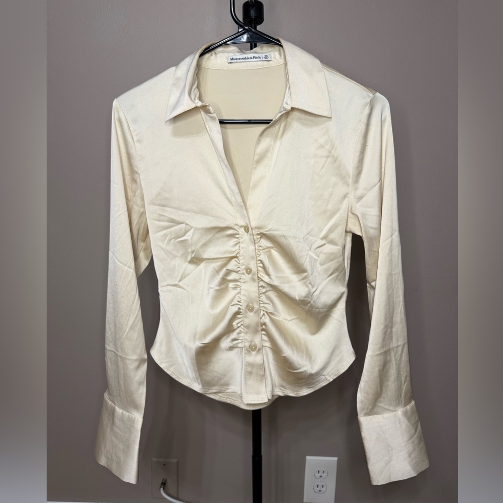 Abercrombie Cream Satin Long Sleeve Button-Up Shirt